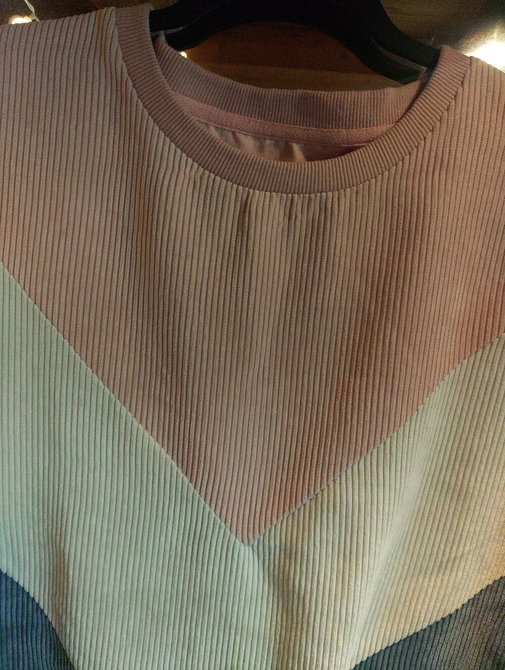 Lightweight Ribbed Colorblock Pullover - Picture 4 of 4